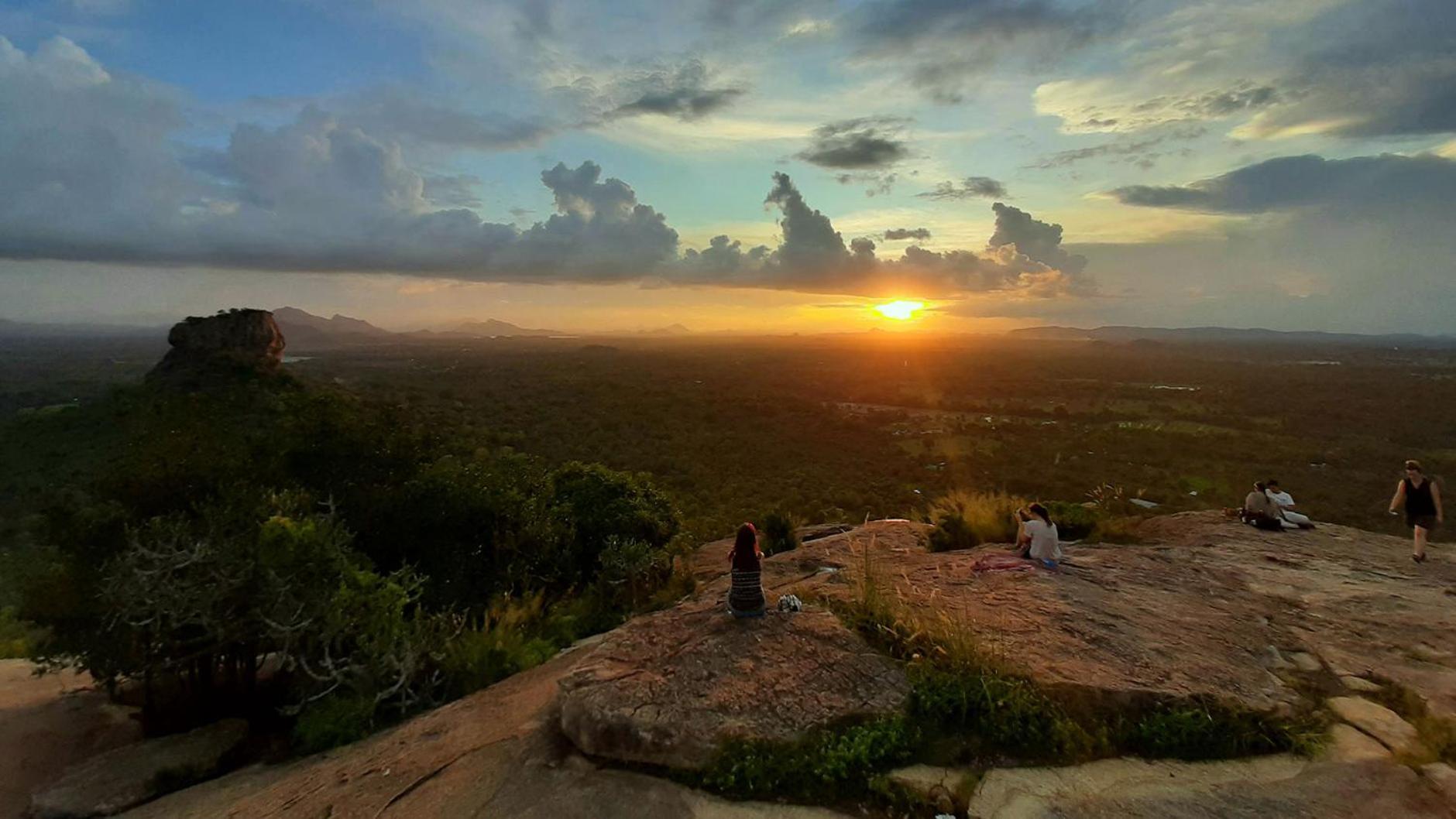 Sigiriya Rock Gate Resort Екстер'єр фото