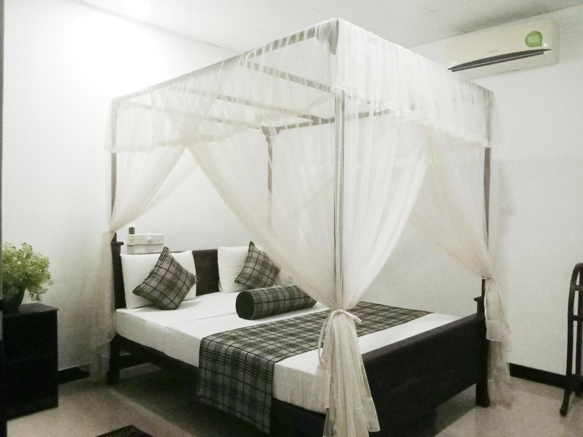 Sigiriya Rock Gate Resort Екстер'єр фото