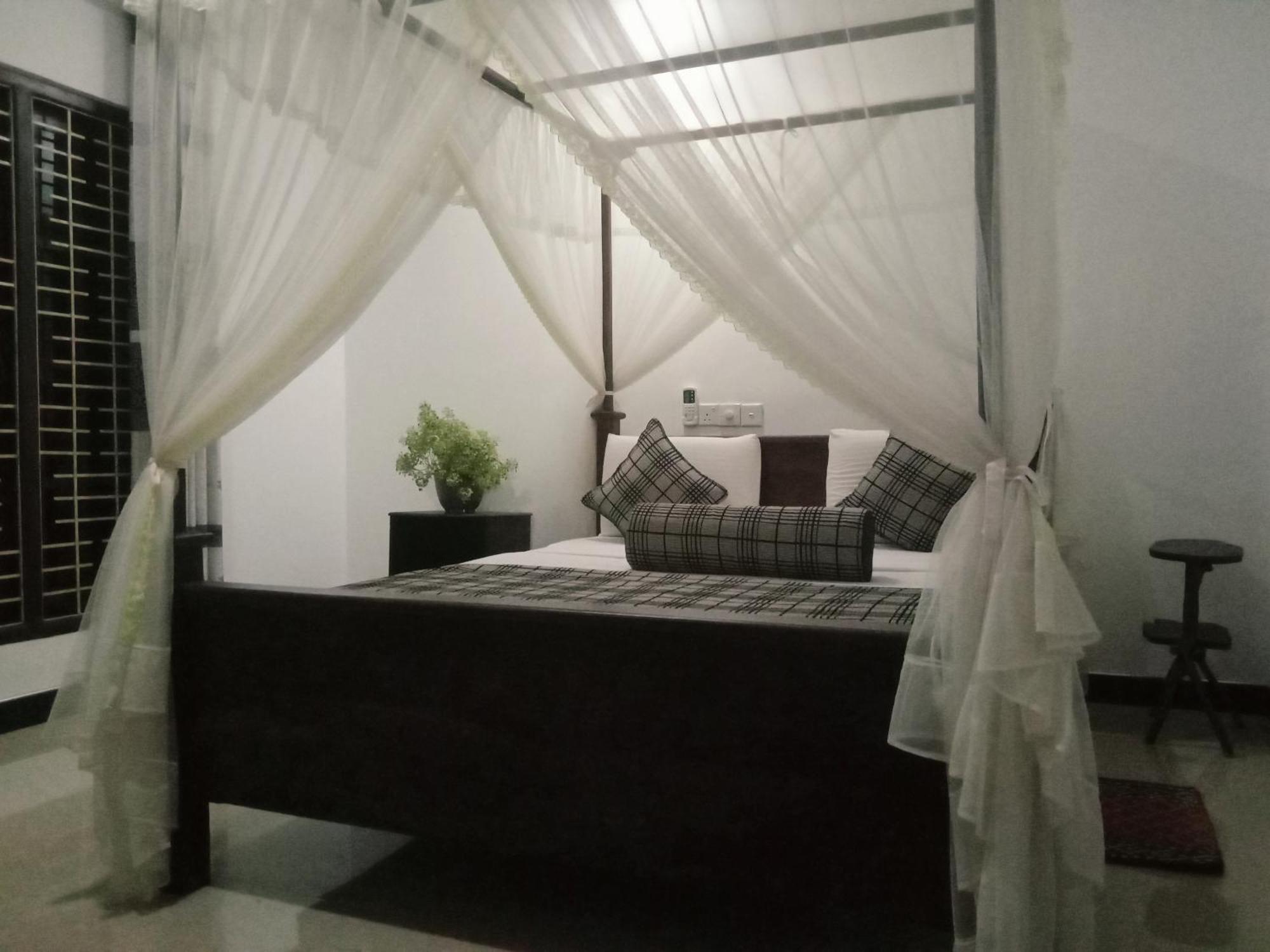 Sigiriya Rock Gate Resort Екстер'єр фото