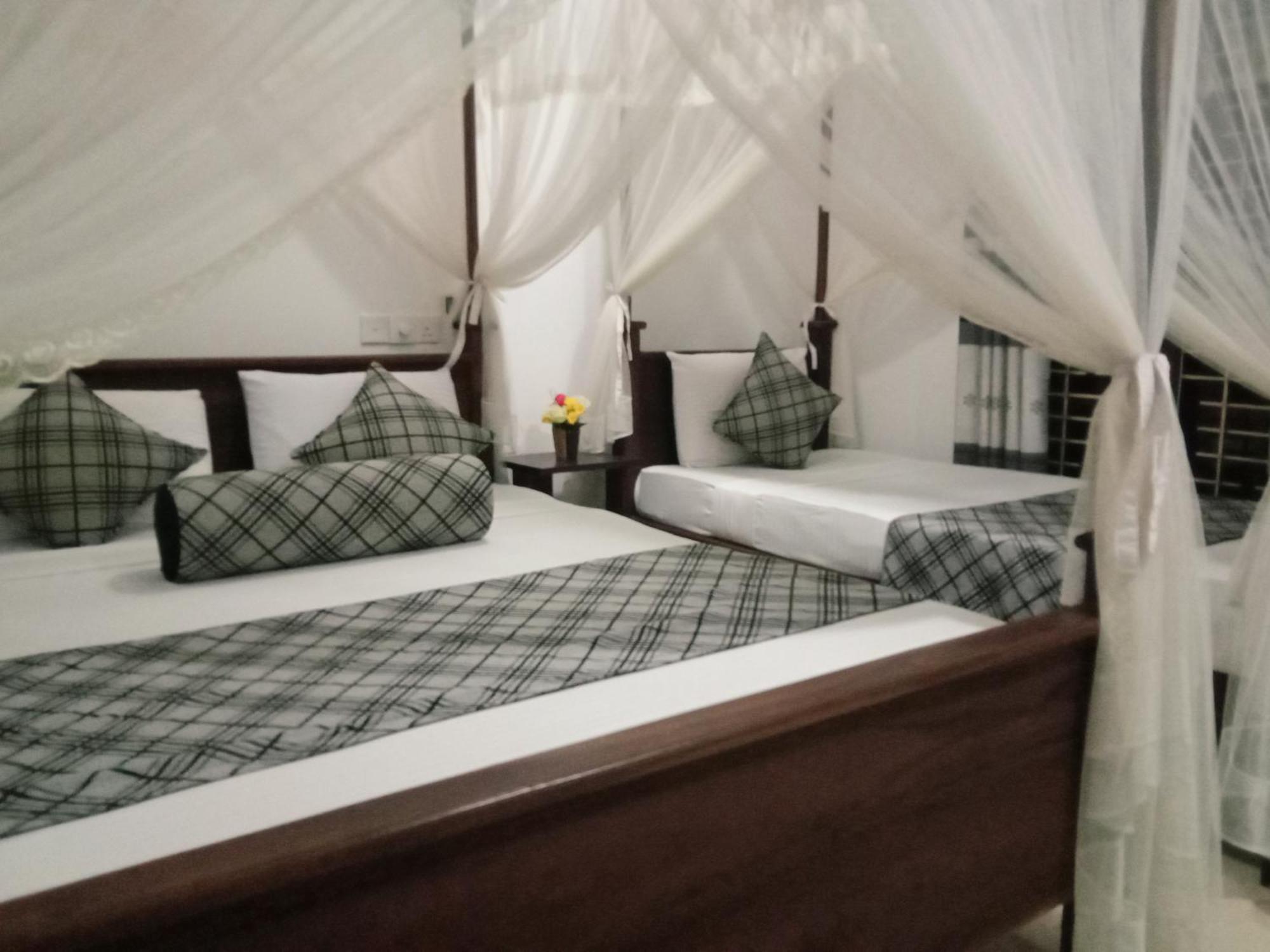 Sigiriya Rock Gate Resort Екстер'єр фото